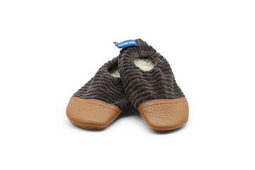 Les Pas Petits « velours marron « chaussons d’intérieur pointure 18-20