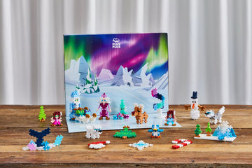 Calendrier de l'Avent 600 Pcs "Un Noël sous les aurores boréales" / Jeu de construction / Educatif / Motricité fine  PLUS PLUS
