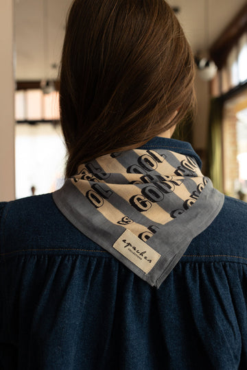 Foulard Manika Dictée Urbain 50x50 cm
